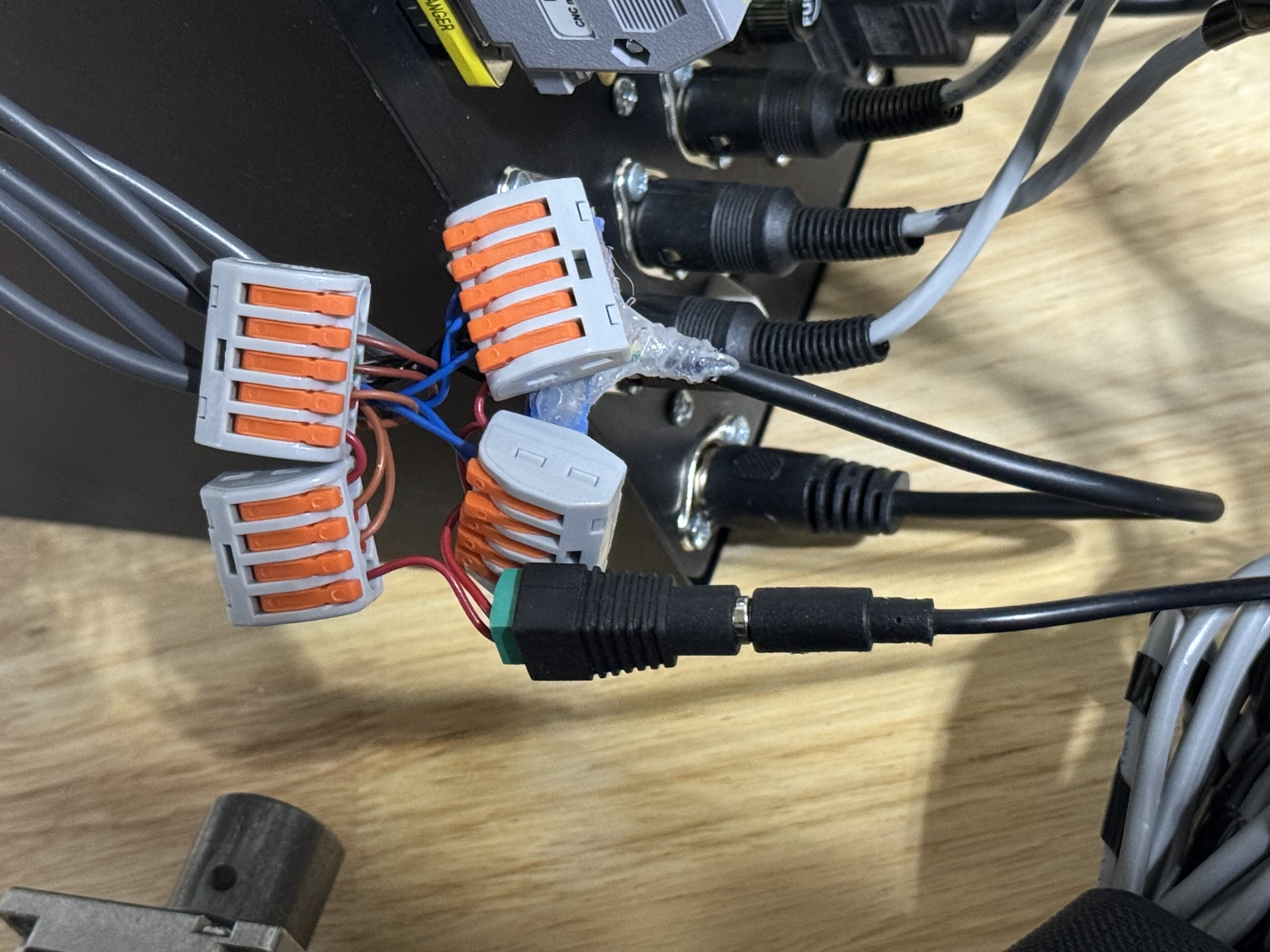 Wiring for all of the controller I/O, including limit switches, indexing sensor, and power supply, top view