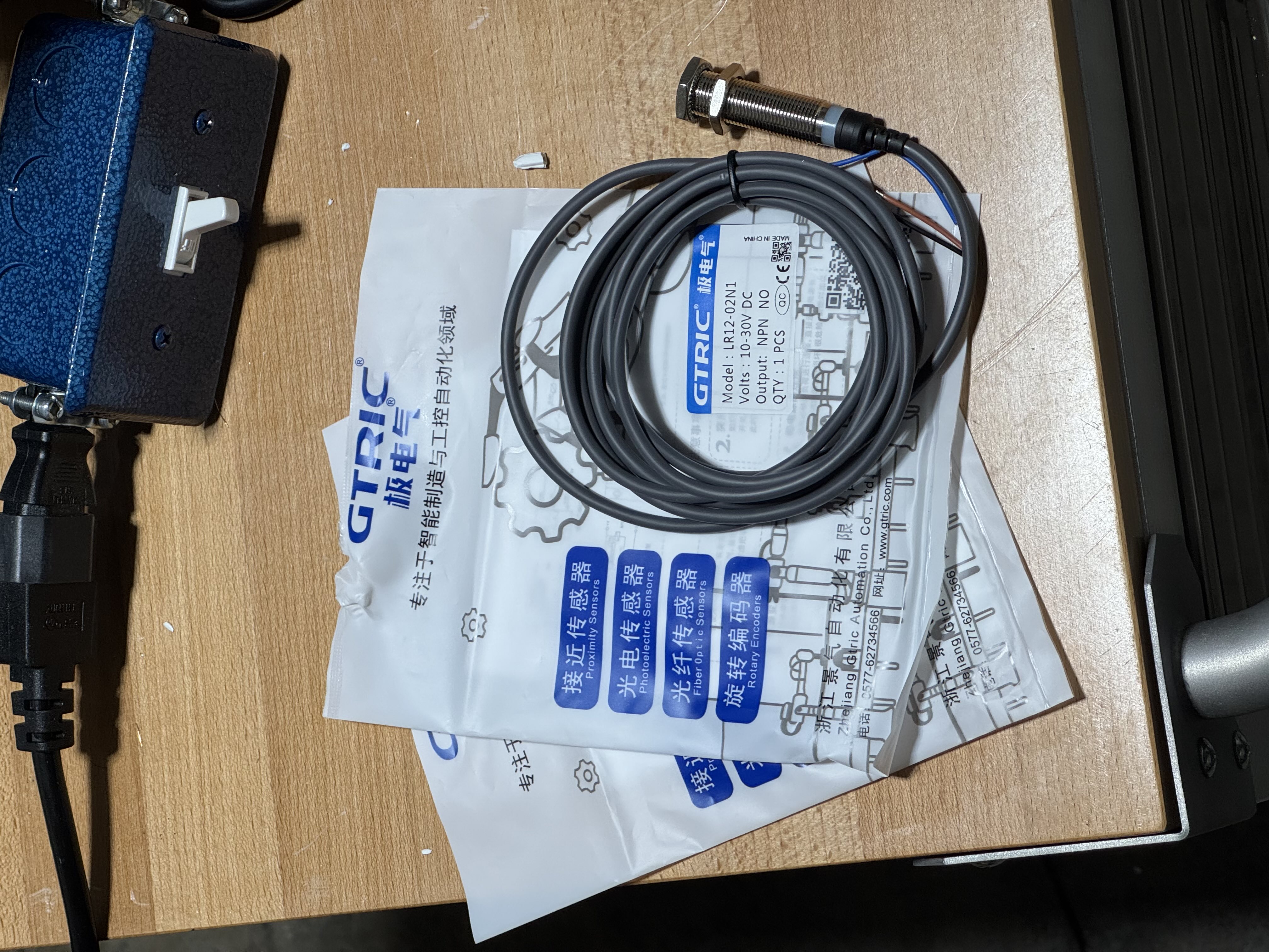 LR12-02N1 inductive sensor