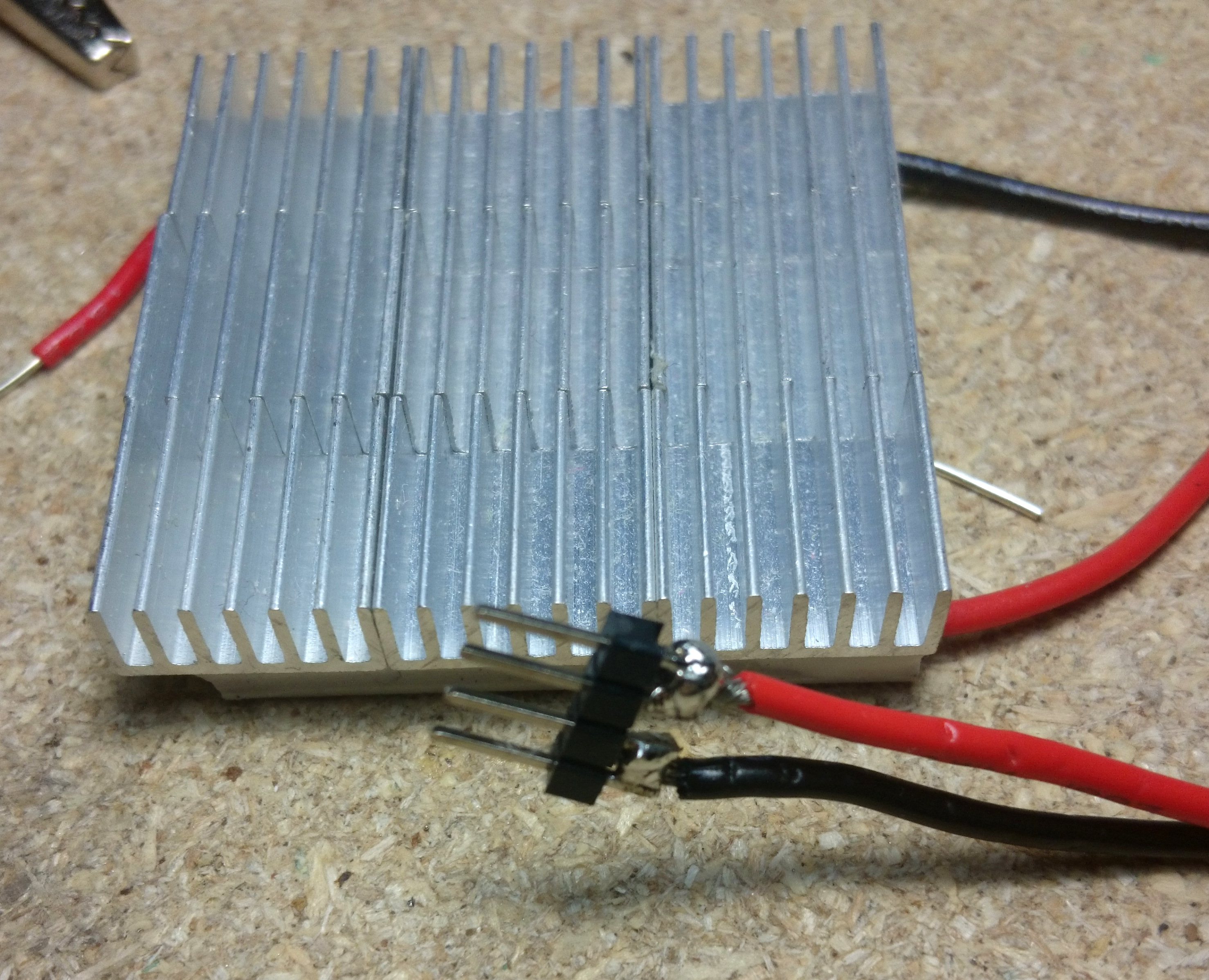 Peltier cooler leads terminated with 4-pin male header